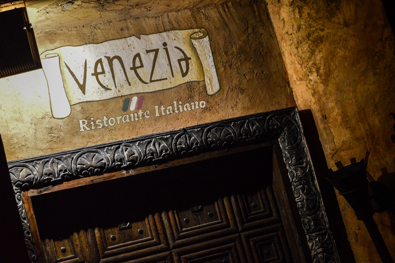 Venezia on Saturday Night